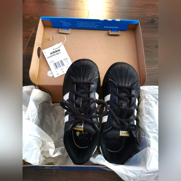Adidas Superstar kids shoes - Picture 1 of 7